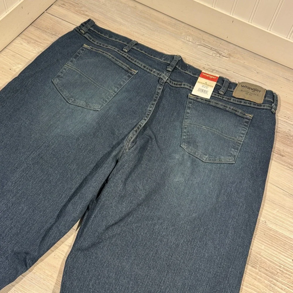 Wrangler Authentics Jeans Relaxed Fit Denim Pants Classic Blue Mens 42x32 NWT